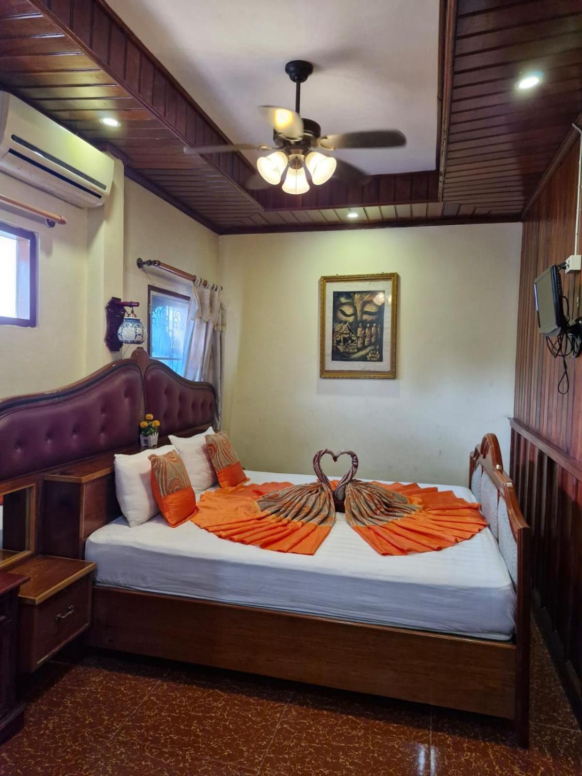 Sakura Wood House Luang Prabang Exterior foto