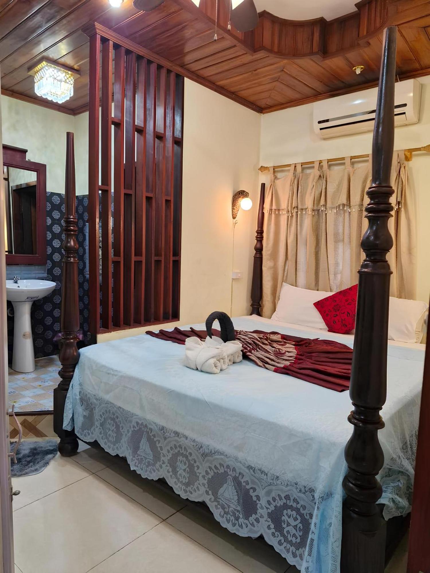 Sakura Wood House Luang Prabang Exterior foto