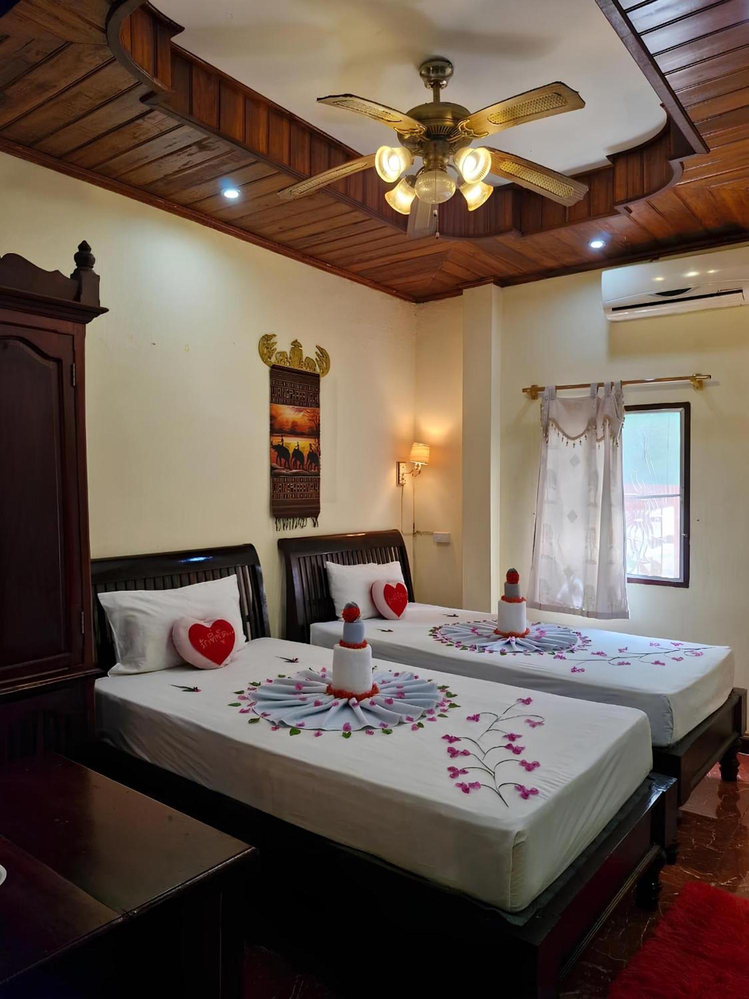 Sakura Wood House Luang Prabang Exterior foto