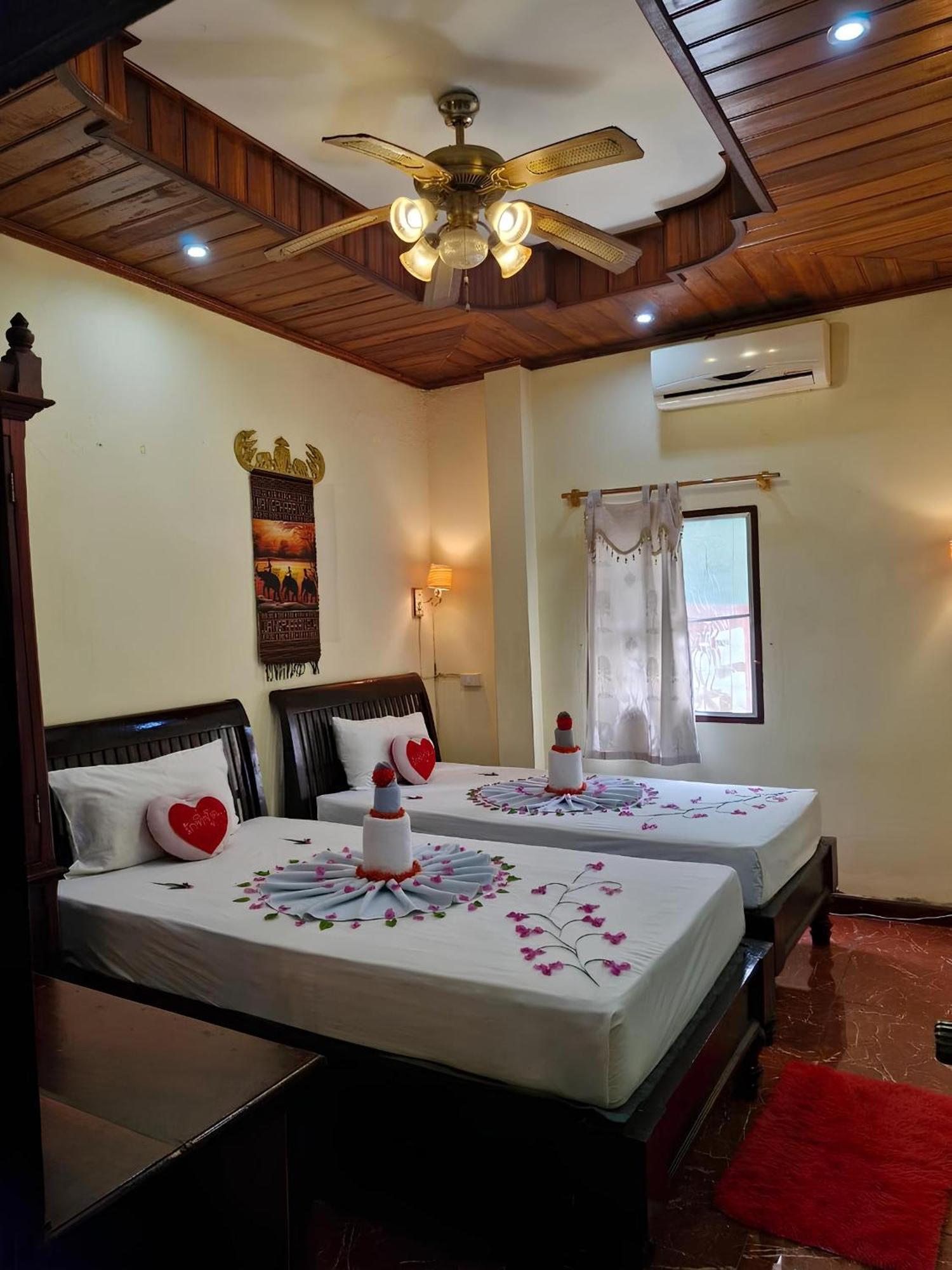 Sakura Wood House Luang Prabang Exterior foto